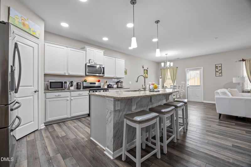 2252 Fairway Green Dr, Fuquay Varina, NC 27526