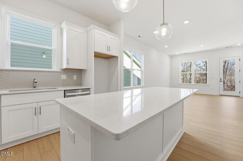 2253 Abbeyhill Dr #129, Raleigh, NC 27610