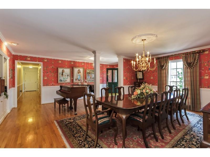 2255 W Front St, Burlington, NC 27215
