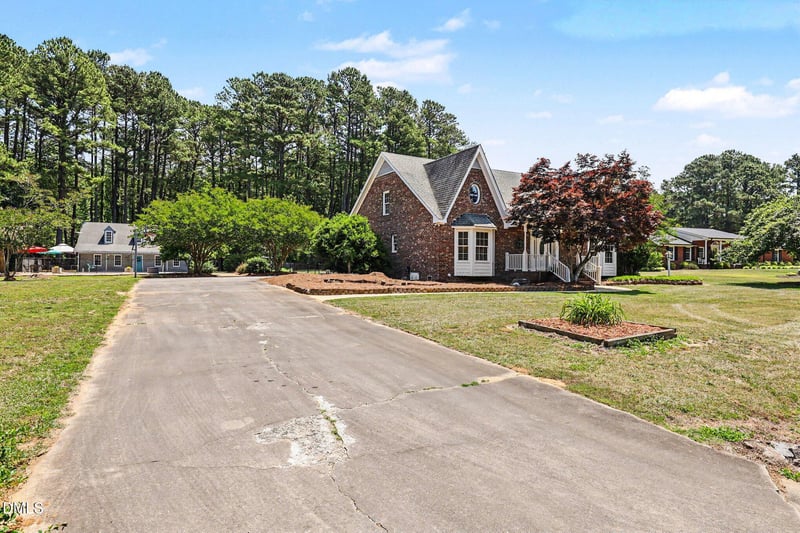 2256 Shotwell Rd, Clayton, NC 27520