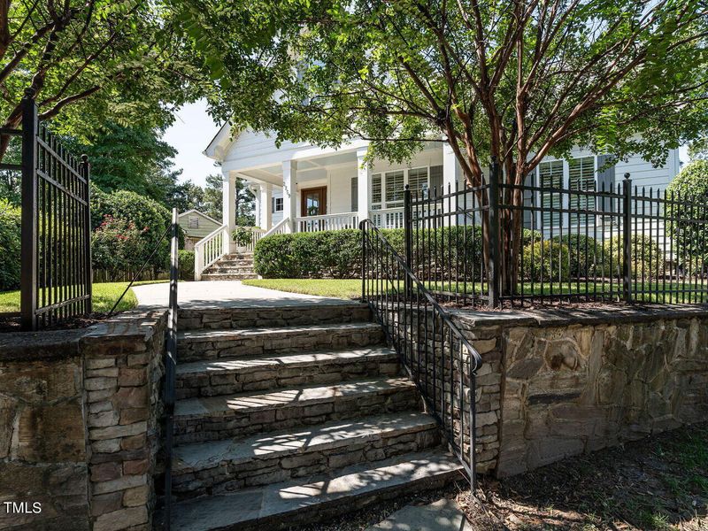 2259 The Cir, Raleigh, NC 27608