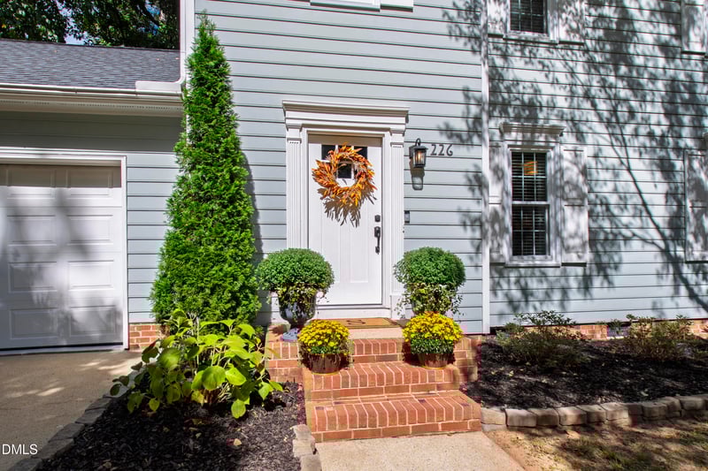 226 Amberglow Pl, Cary, NC 27513