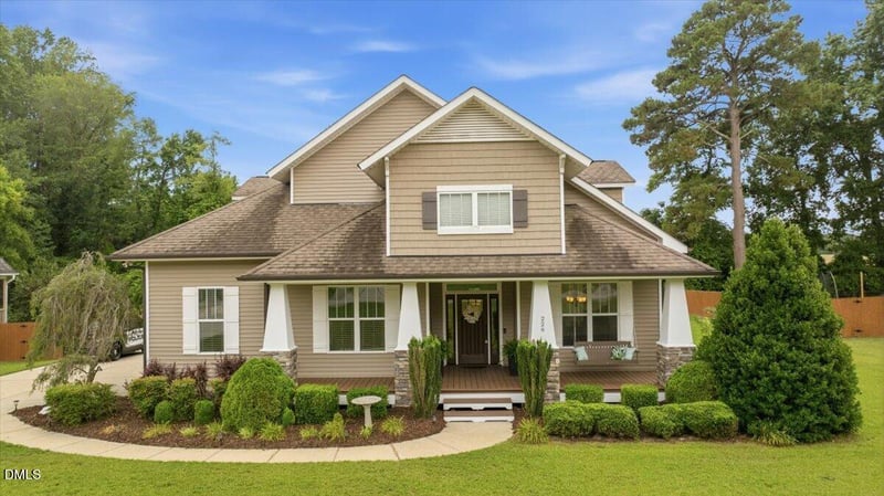 226 Braddock Dr, Lillington, NC 27546