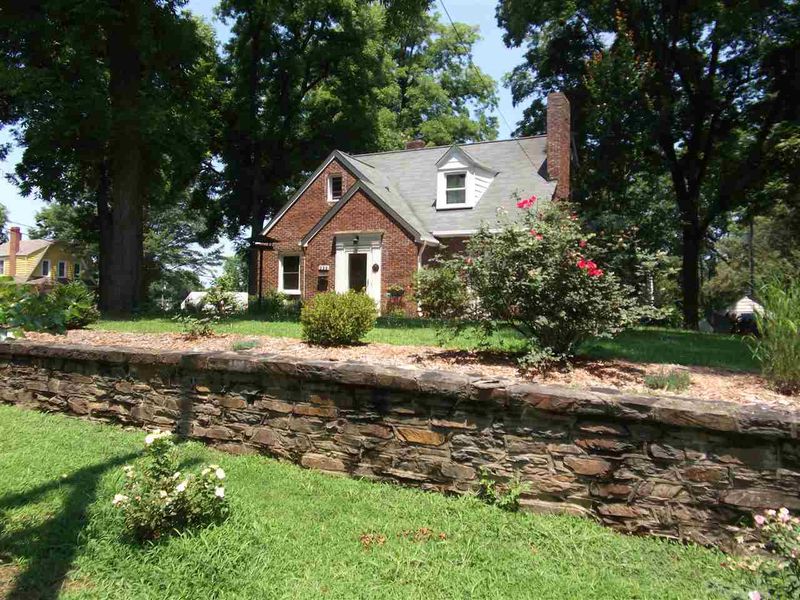 226 Dacian Ave, Durham, NC 27701