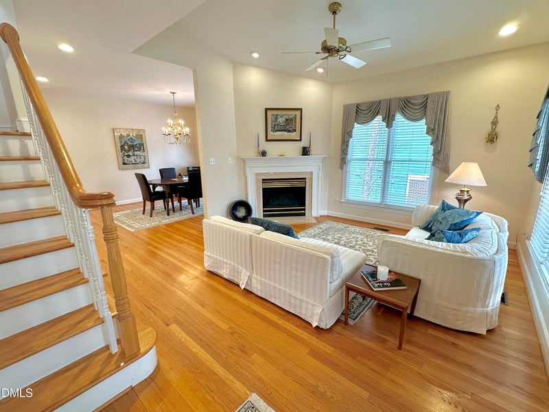 226 Edgewater Cir, Chapel Hill, NC 27516