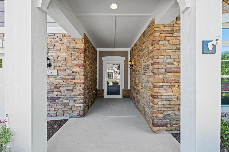 226 Ellisview Dr, Cary, NC 27519