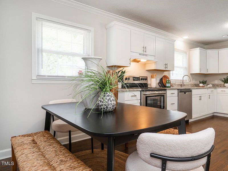 226 Honeysuckle St, Mebane, NC 27302