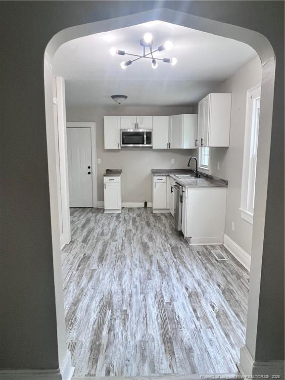 226 Windsor Dr, Fayetteville, NC 28301