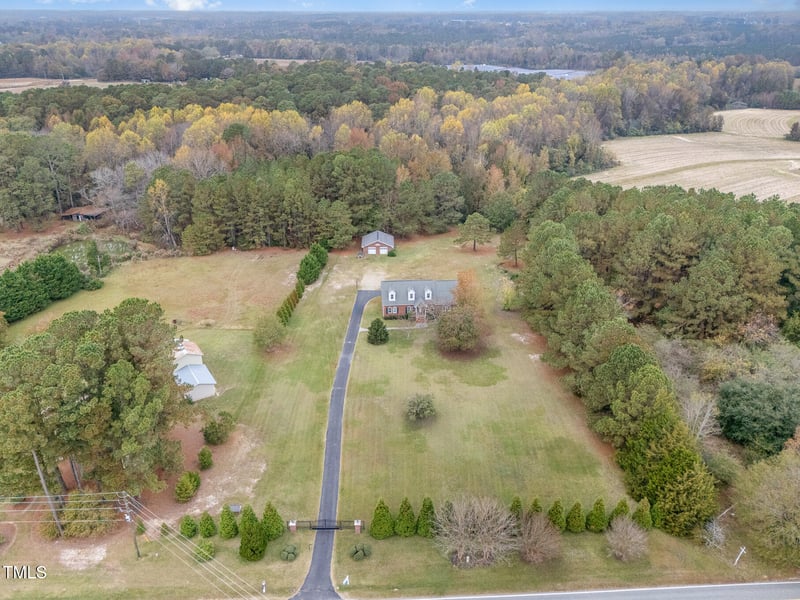 2265 Bud Lipscomb Rd, Willow Springs, NC 27592