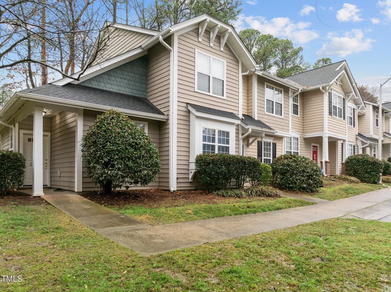 2268 Plum Frost Dr, Raleigh, NC 27603