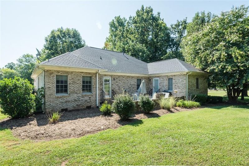 2269 Brandywyne Dr, Mebane, NC 27302
