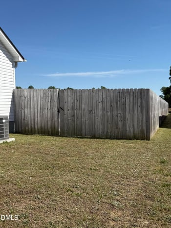227 Beaver Tavern Dr, Benson, NC 27504
