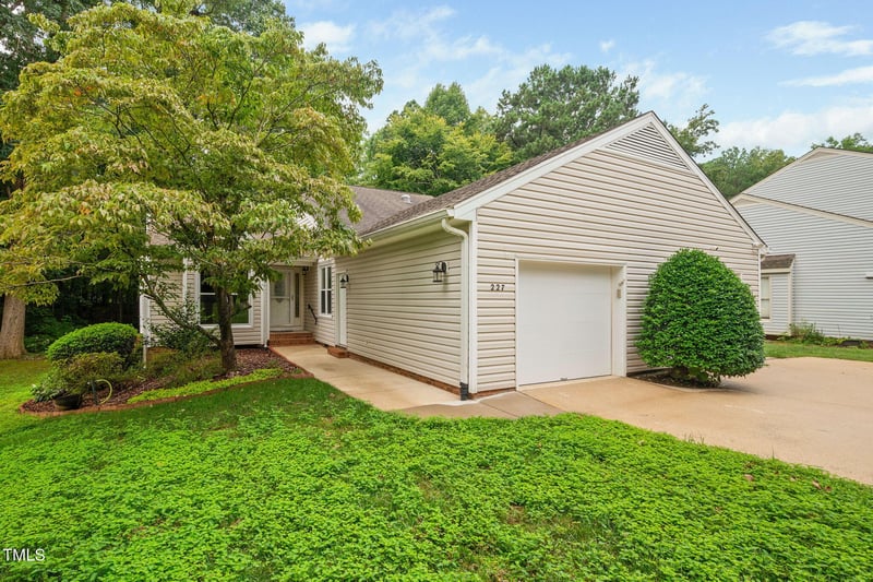 227 Chimney Rise Dr, Cary, NC 27511