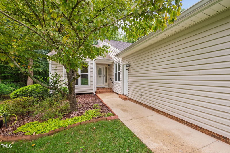 227 Chimney Rise Dr, Cary, NC 27511