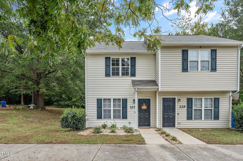 227 Donald Ross Dr, Raleigh, NC 27610