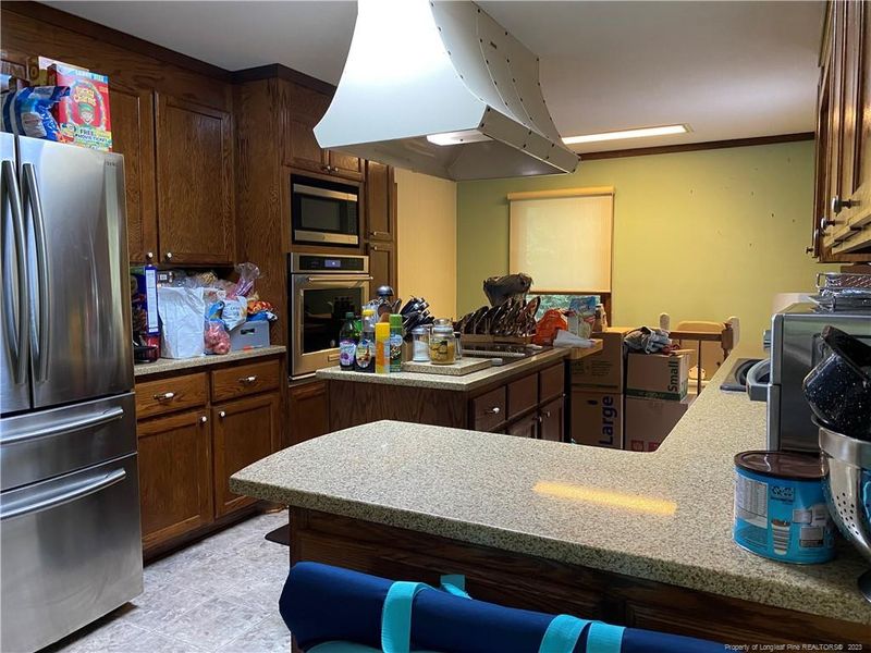 227 Lakeview Dr, Sanford, NC 27332