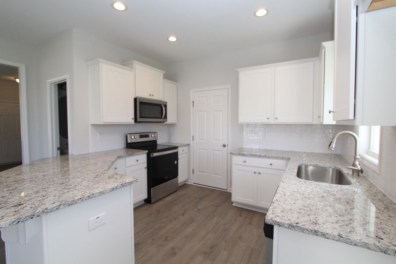 227 Olde Place Dr, Zebulon, NC 27597