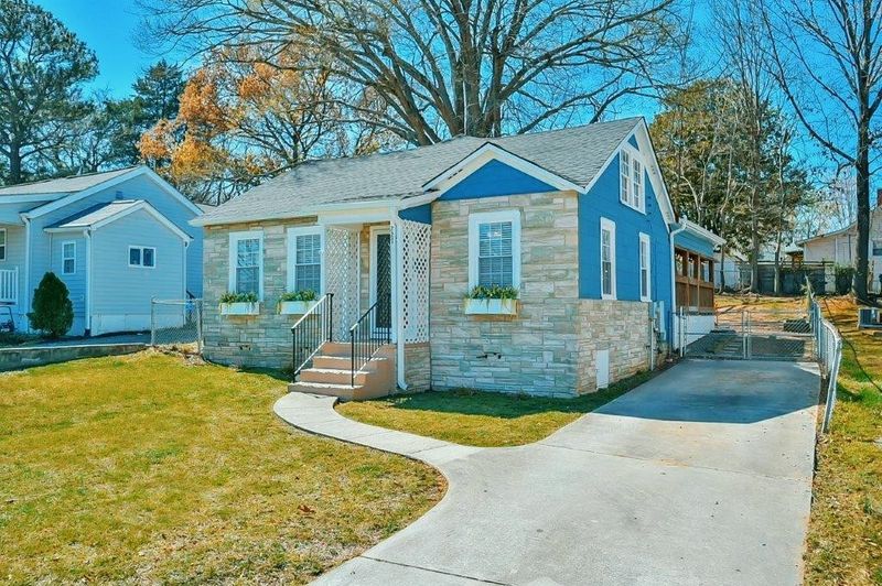 227 N Roberson St, Chapel Hill, NC 27516