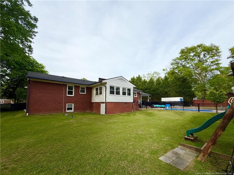 227 Stacy Weaver Dr, Fayetteville, NC 28311