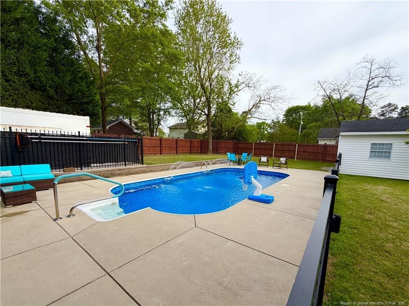 227 Stacy Weaver Dr, Fayetteville, NC 28311