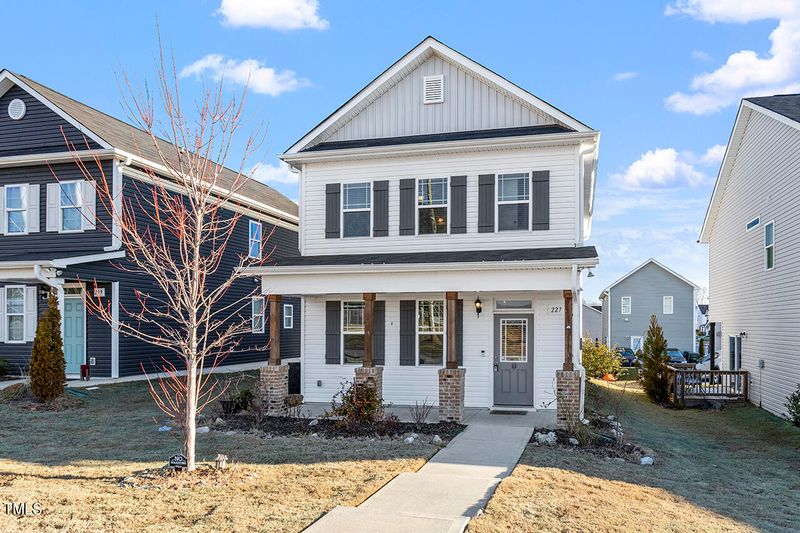 227 E Wilson St, Clayton, NC 27520