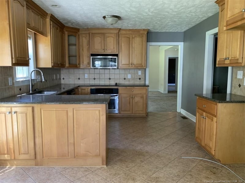 2271 Solomons Ps, Hope Mills, NC 28348