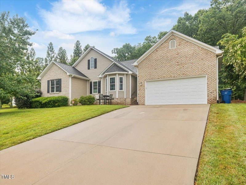 2271 Sunberry Dr, Graham, NC 27253