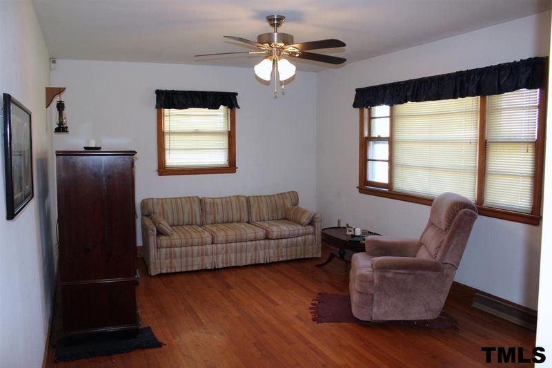 2272 S 3rd St, Mebane, NC 27302