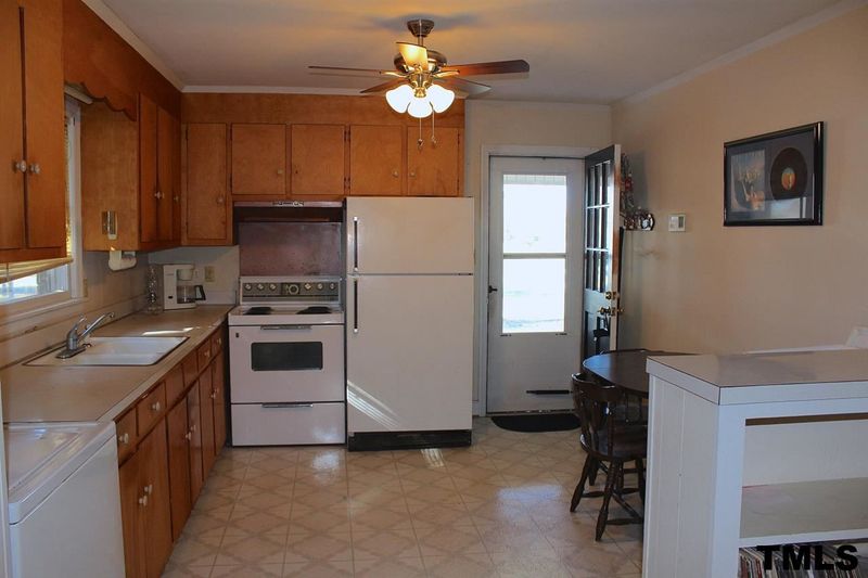 2272 S 3rd St, Mebane, NC 27302
