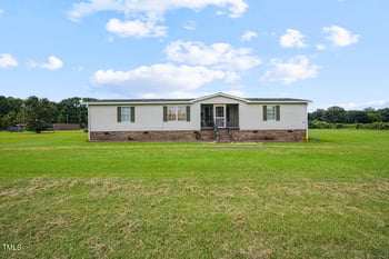2272 Fields Rd, Fayetteville, NC 28312