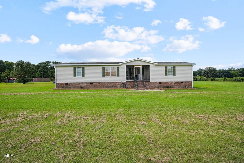 2272 Fields Rd, Fayetteville, NC 28312