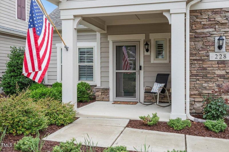 228 Ellisview Dr, Cary, NC 27519