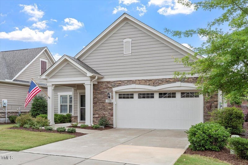 228 Ellisview Dr, Cary, NC 27519