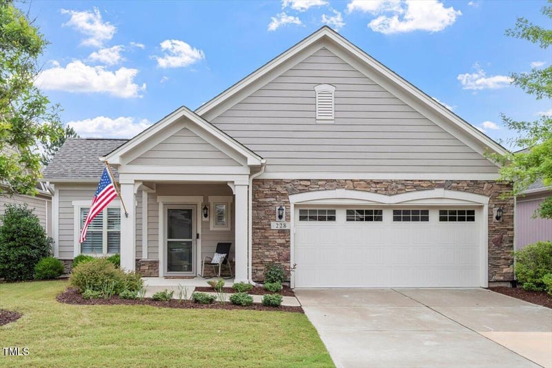 228 Ellisview Dr, Cary, NC 27519