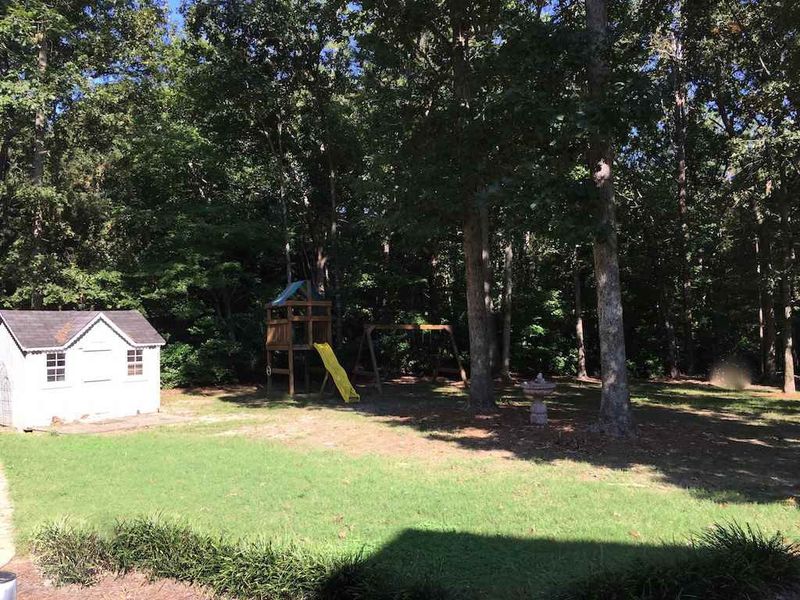 228 Forest Oaks Dr, Clayton, NC 27527