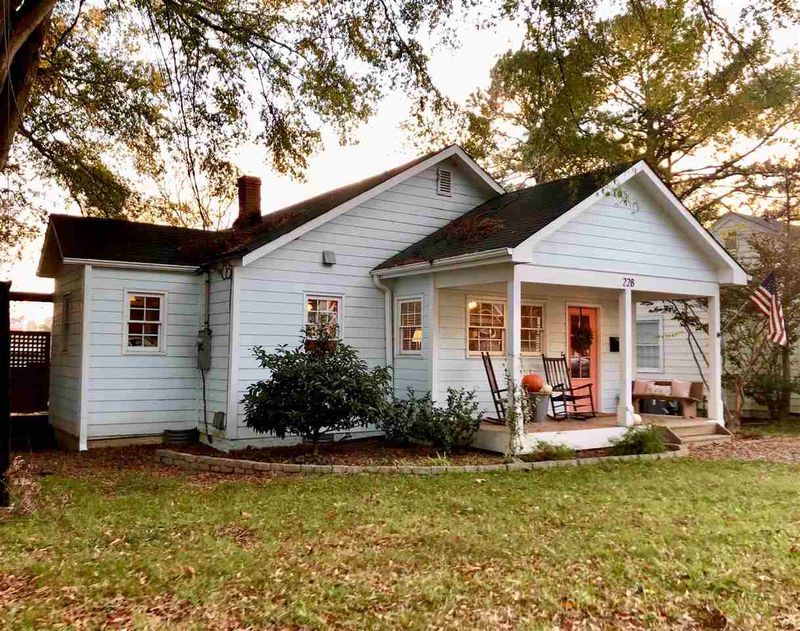 228 Georgetown Rd, Raleigh, NC 27608
