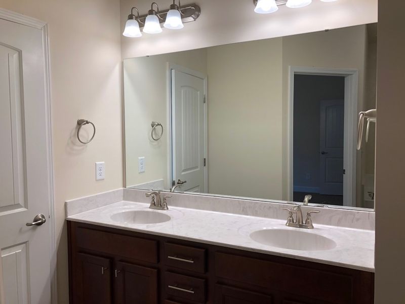 228 Glendale Cir, Sanford, NC 27330
