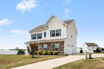228 Monroe Fields Dr, Benson, NC 27504