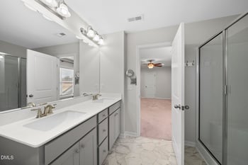 228 Olde Place Dr, Zebulon, NC 27597