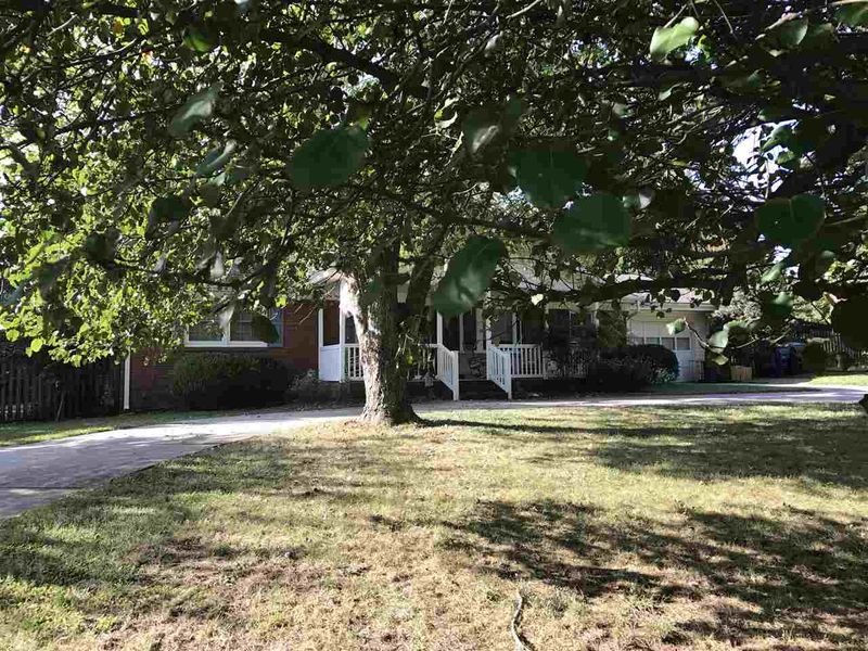 228 Reynolds Rd, Raleigh, NC 27609