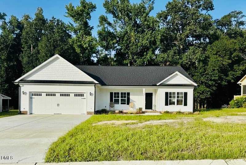 228 Ridgemoore Ct, Four Oaks, NC 27524