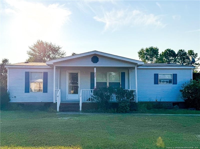 228 Schiller St, Fayetteville, NC 28312