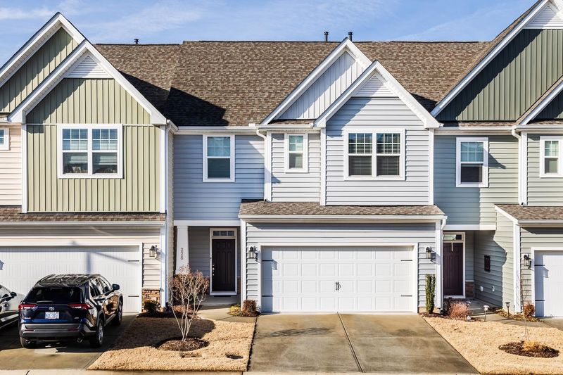 228 Shale Creek Dr, Durham, NC 27703