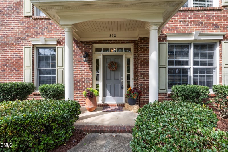 228 Shillings Chase Dr, Cary, NC 27518