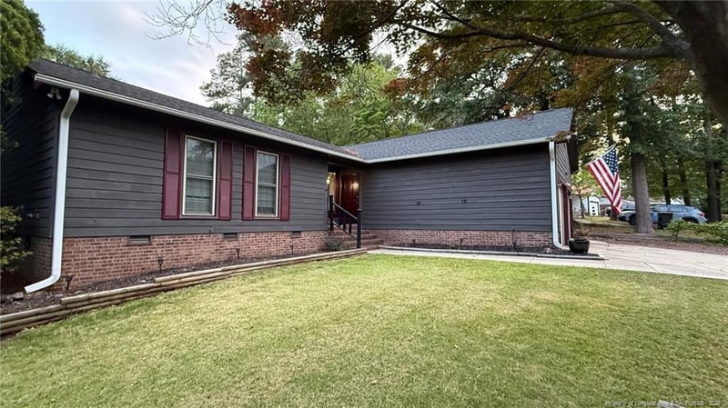 228 Timberlake Dr, Fayetteville, NC 28314