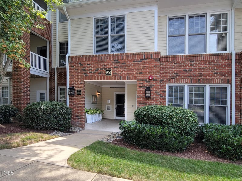 228 Waterford Lake Dr, Cary, NC 27519