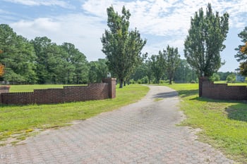 2282 Nc 55 , Coats, NC 27521
