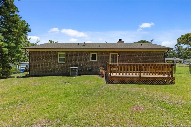 2284 Ridge Manor Dr, Fayetteville, NC 28306