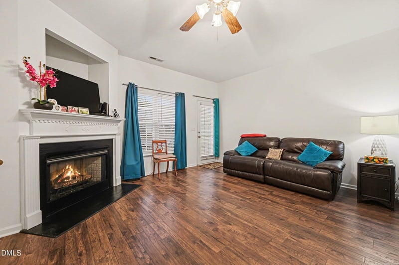 229 Commons Dr, Holly Springs, NC 27540