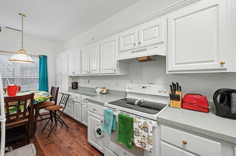 229 Commons Dr, Holly Springs, NC 27540